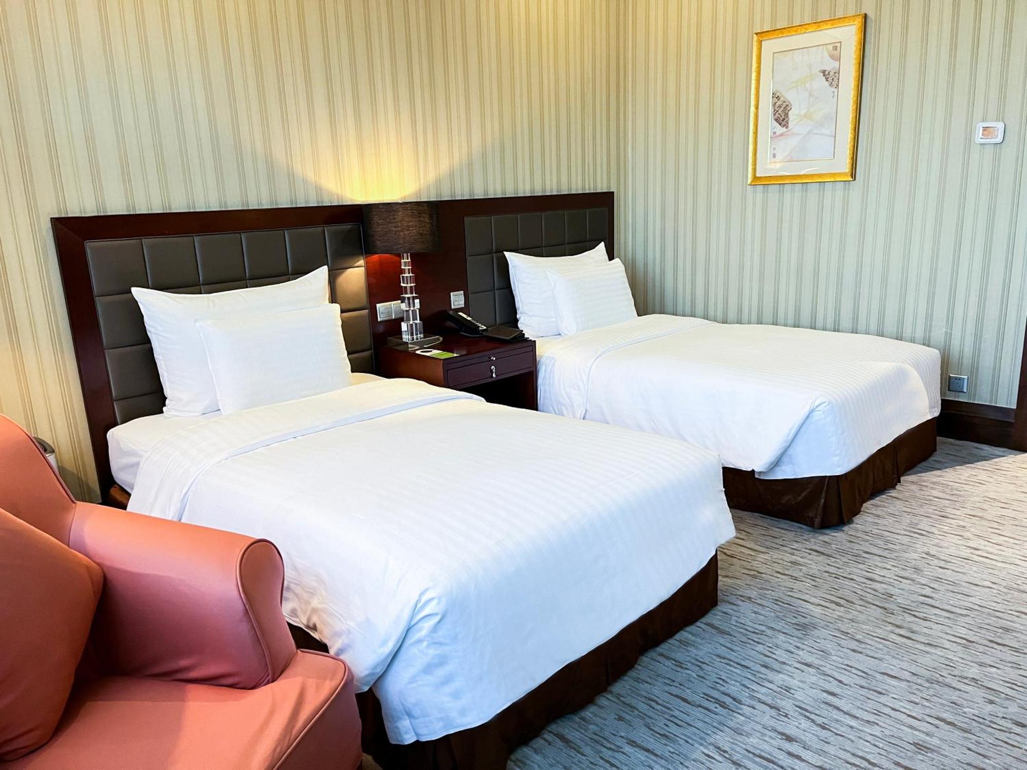 Wuhan Jin Jiang International Hotel Exterior foto