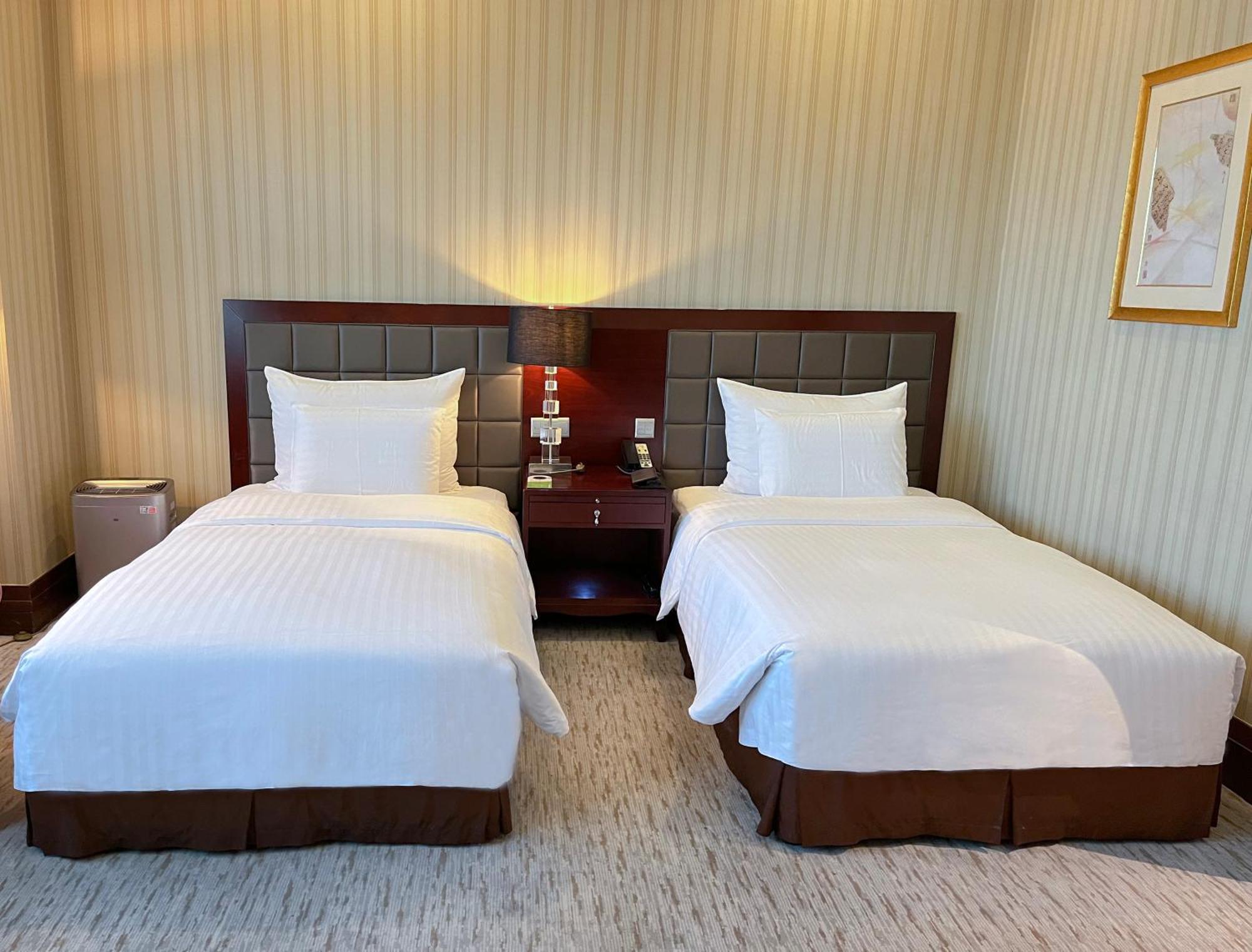 Wuhan Jin Jiang International Hotel Exterior foto