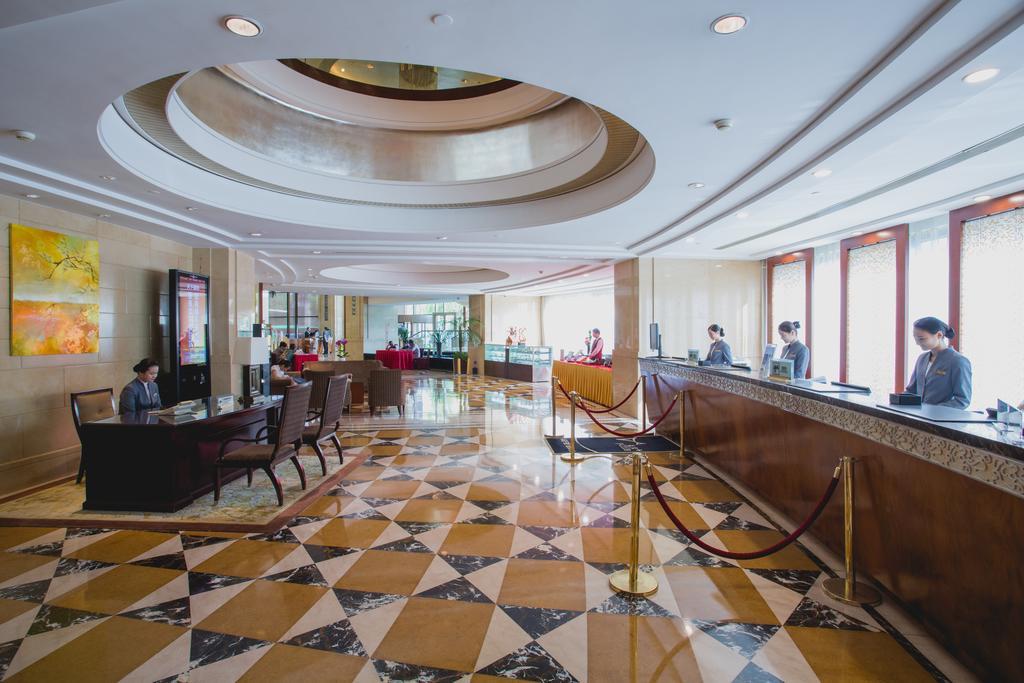 Wuhan Jin Jiang International Hotel Exterior foto