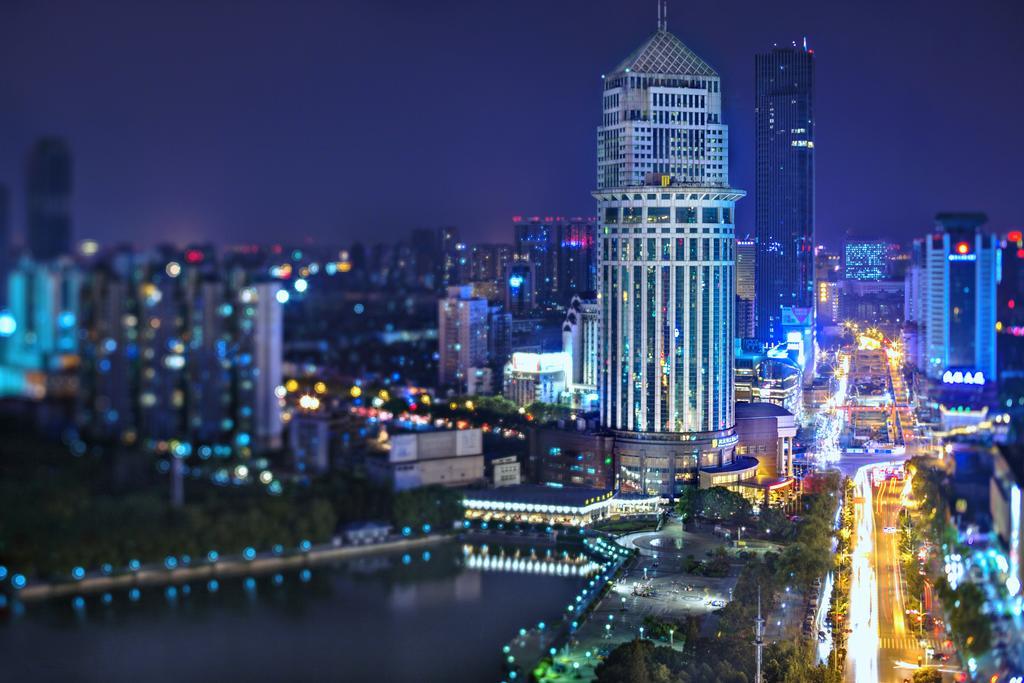 Wuhan Jin Jiang International Hotel Exterior foto